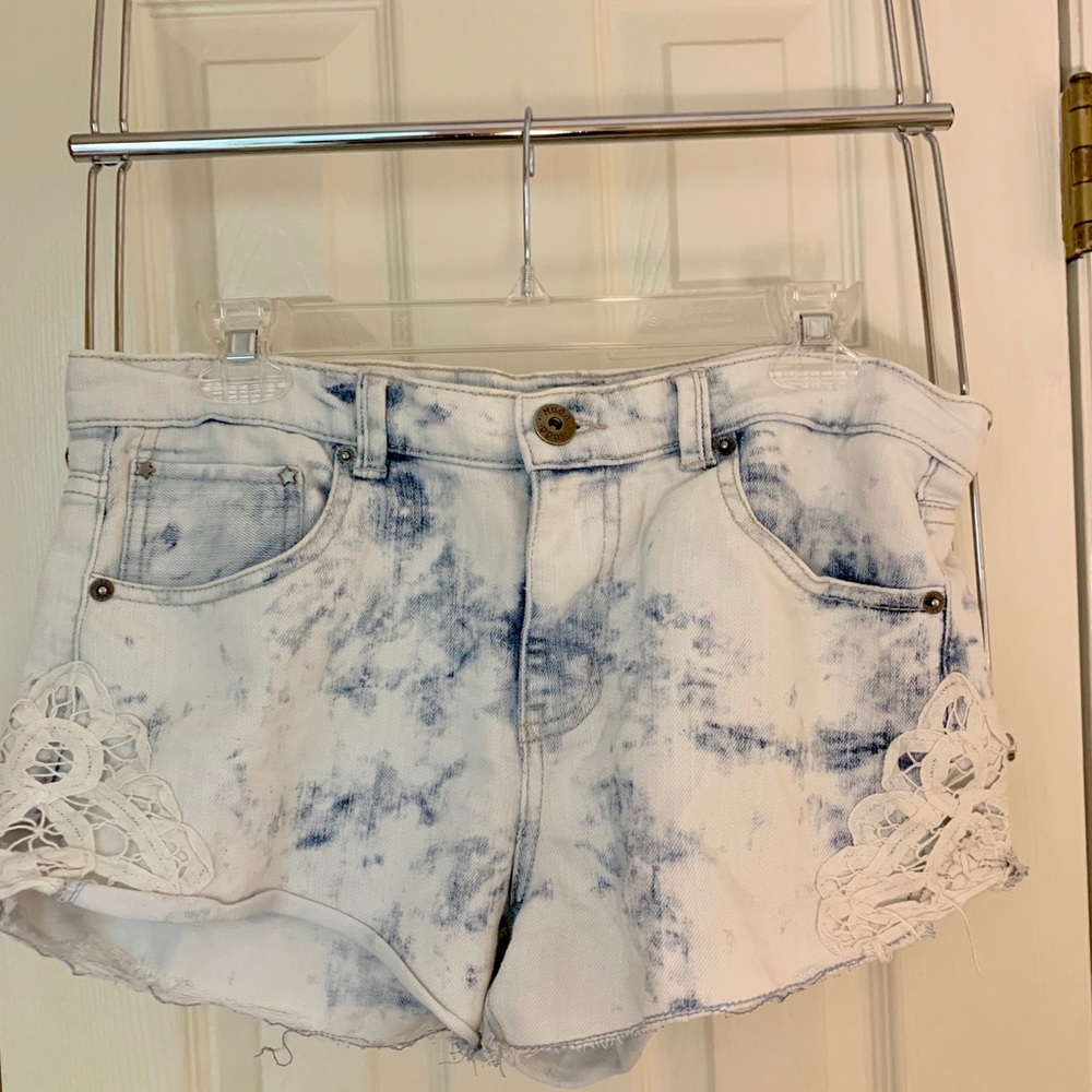 Light wash womens jean shorts